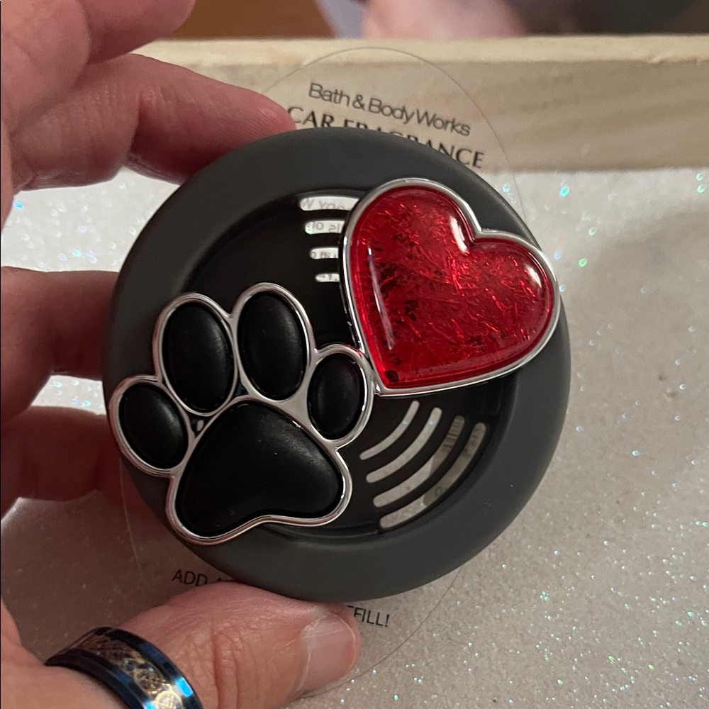Bath & Body Works Red Heart and Black Paw Car Fragrance Holder